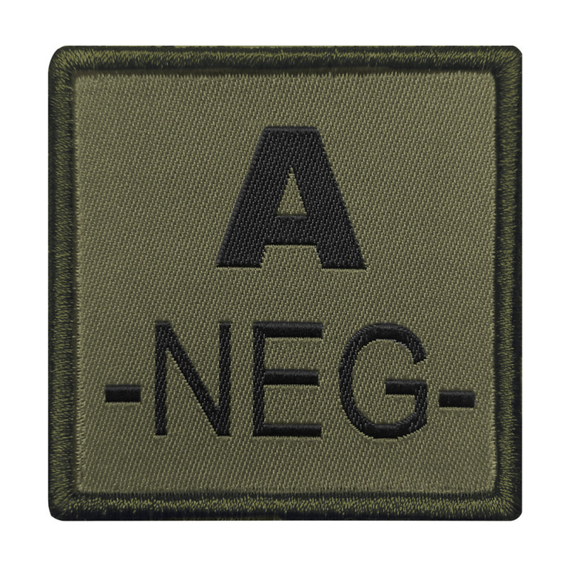 Groupe sanguin A négatif brodé sur tissu vert olive